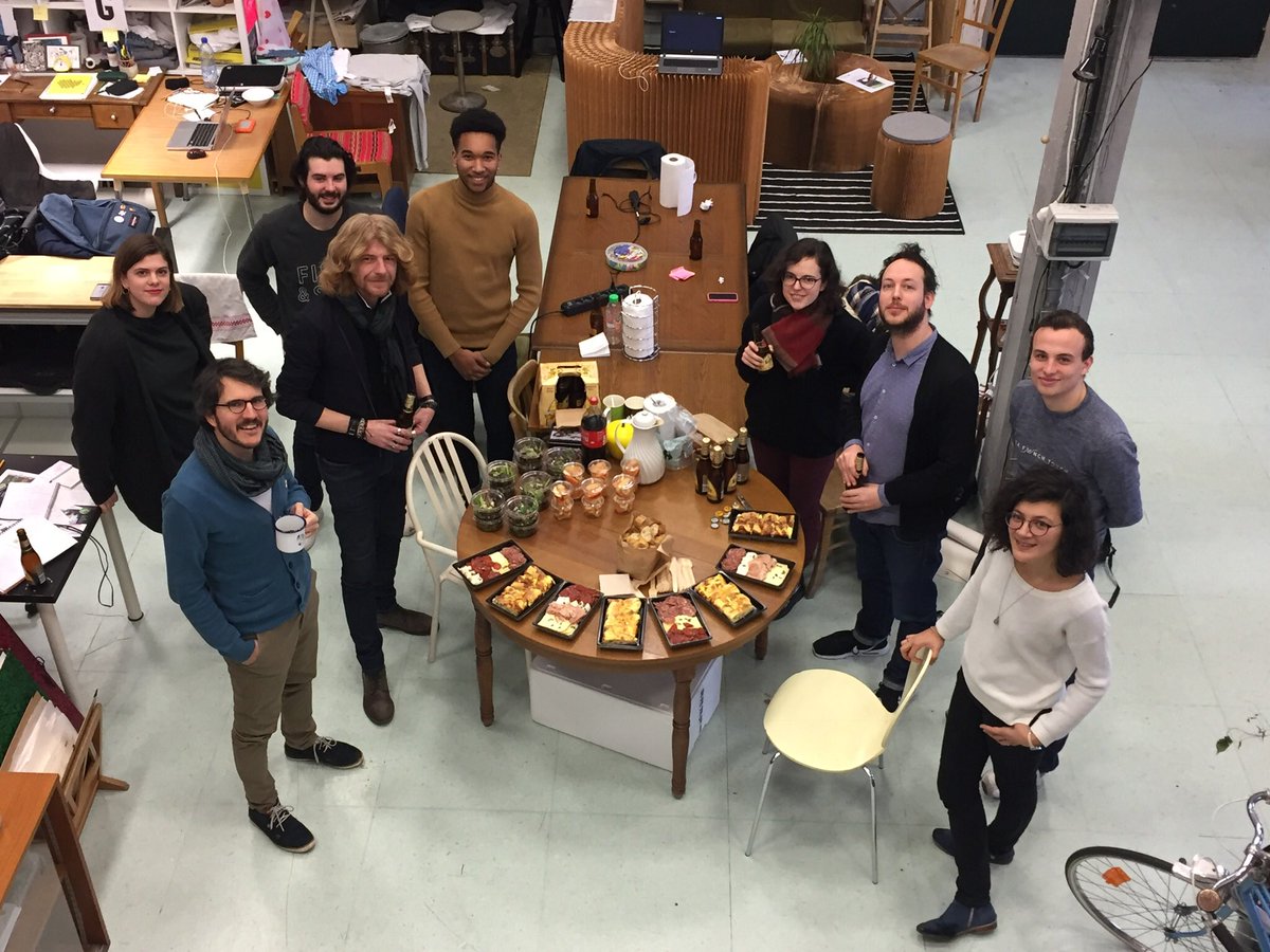 BlackMoonLab's tweet image. Après @ReimsCoworking vendredi dernier, nous partageons le déjeuner avec les amis de l’@hyperespace qui nous accueillent pour notre réunion du jour ! Et merci aux Apérovores pour le repas, c’est délicieux !