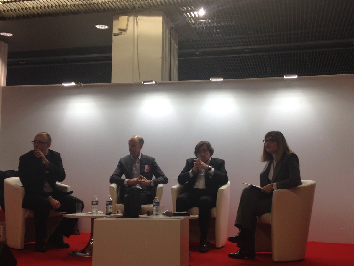 FPalladio's tweet photo. Transformation des métiers, innovation, recrutement … @fpi_fr, #aproma et @ASPIM_fr viennent parler des enjeux des métiers qu’ils représentent.
#Forummetiersimmobilier2018 https://t.co/CezgKKP8f8