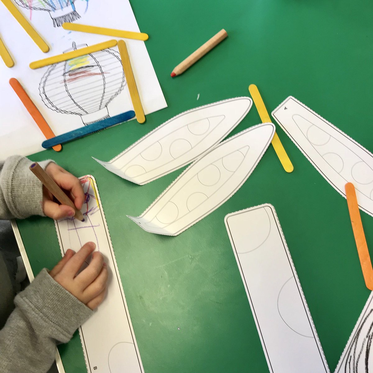 GreenwichLibs's tweet image. Year of the Dog crafts at #coldharbourlibrary to alongside the Chinese New Year Face Painting events - Messy Morning &amp;amp; Baby Rhyme Time 10-11 on Tuesdays every week! @Royal_Greenwich @LDNLibraries #loveyourlibrary #ChineseNewYear #getcrafting