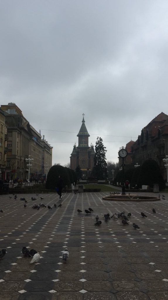 RossiniAlexa's tweet photo. #ITAL9022 
Queste sono qualche fotografie che le ho fatto nel centro storico della mia città natale. Sfortunatamente, il tempo è bruto anche adesso e piove. 😢 https://t.co/0ZlGye8qxV