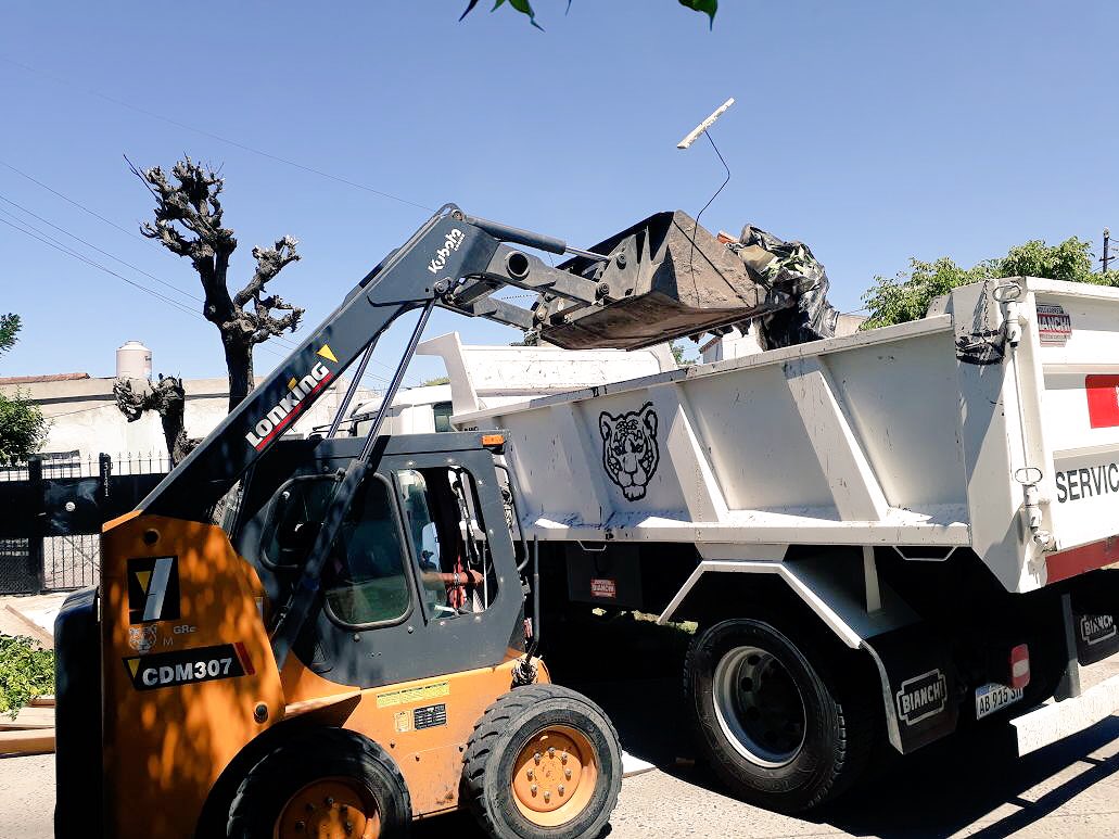 vivi_torcuato's tweet photo. Estamos realizando tareas de limpieza y recolección de montículos continuamente para tener una ciudad más limpia para nuestros vecinos. Consultas a torcuato.este@tigre.gov.ar https://t.co/qYZaVsrImT