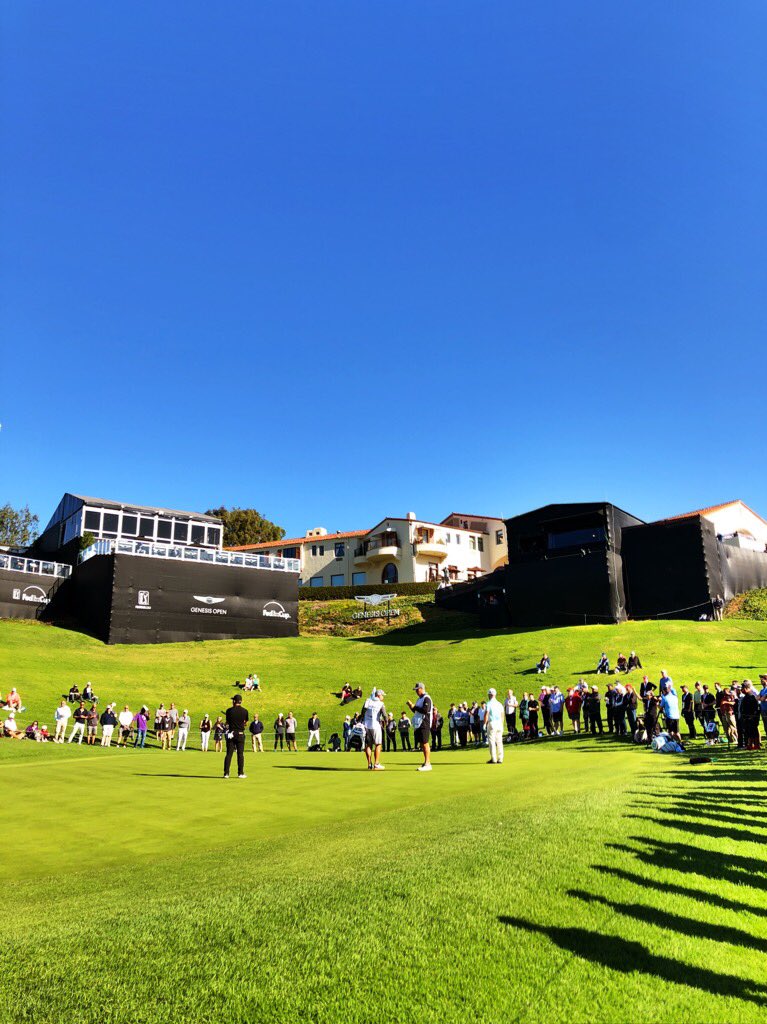 jonsanders2012's tweet photo. What a cool place to watch @ctpangolf #godawgs https://t.co/MzFlVVctuE