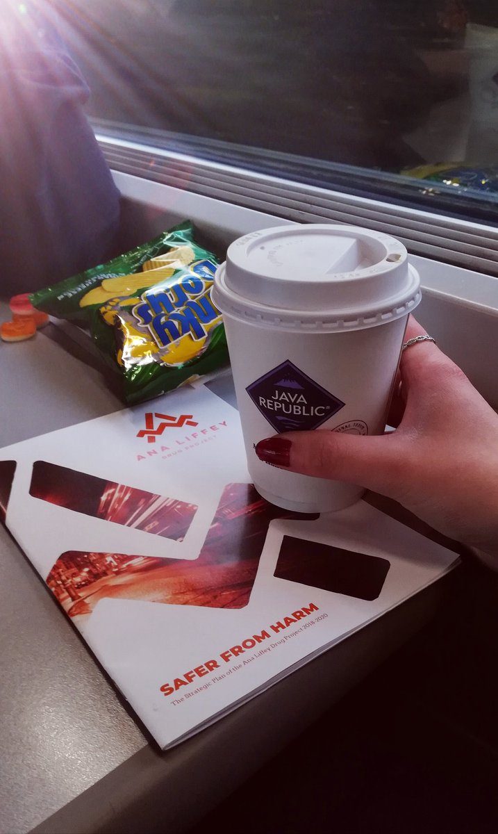 Sherlynl8's tweet photo. Train journey home from an agency visit with Ana Liffey Project in Dublin. #harmreduction #supportdon'tpunish #seethelifenotthelable 💙 https://t.co/Umdm5g5wY3