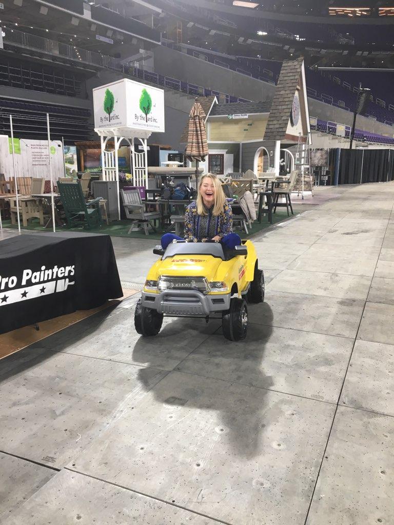 HomeShowMPLS's tweet image. The #Minneapolis Home + Remodeling Show opens tomorrow, but we let @FOX9's @MAFox9 stop by the @usbankstadium for a #sneakpeek!