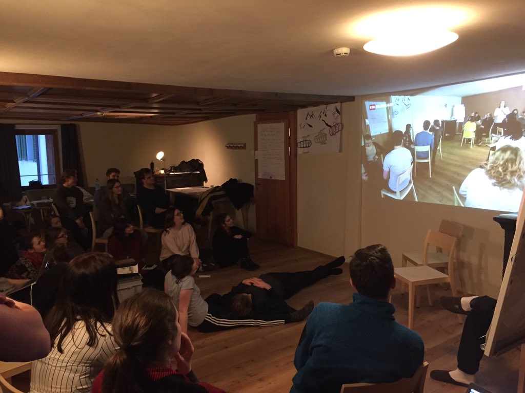 yenjev1984's tweet photo. Wir hatten Spaß beim zuschauen @RTRSRG #kickoff2018 #rumantsch #giuru #yenjev #trin https://t.co/TPsoSVGxpZ
