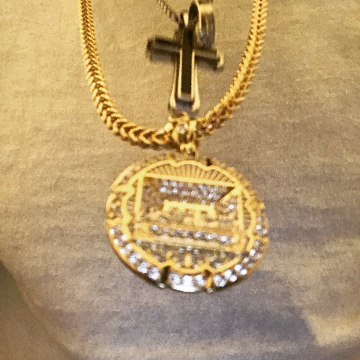 shieldshayden's tweet photo. Yea yeaaa....a somewhat warm day in Babylon! Long sleeves and big chains ππΎππΎππΎ #SHIELDSSS #Dancehall #music https://t.co/piwUXtWZUh