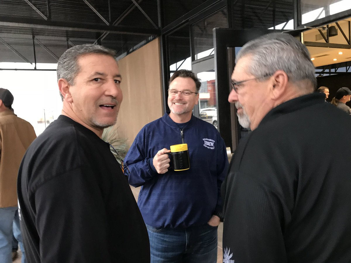 DelbertHawk's tweet photo. @DelbertHawk Great seeing my cousin David Hawk and 25 year @IBEW640 member this morning. #IBEWFAMILY https://t.co/9nIJI1G16f