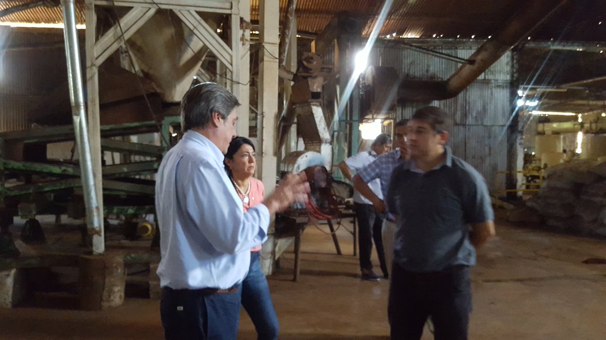 Alfreschiavoni's tweet photo. Escuchando y poniendo en marcha la gestión para que la Cooperativa Los Colonos pueda funcionar. #HaciendoLoQueHayQueHacer https://t.co/JShaK5g4xG