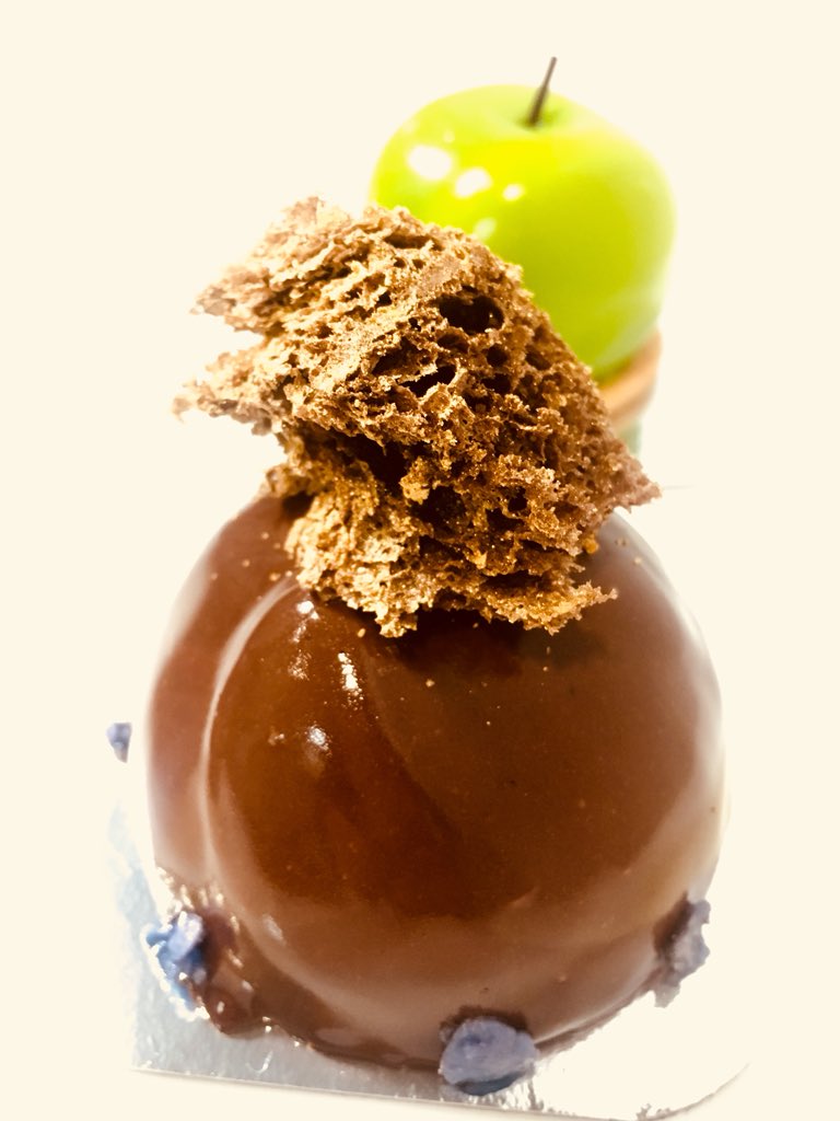 agathaa_md's tweet image. Es la hora! Es la hora del crujiente de chocolate de #LeBec-Fin . ☺️❤️👄c/ Claudio Coello, 58