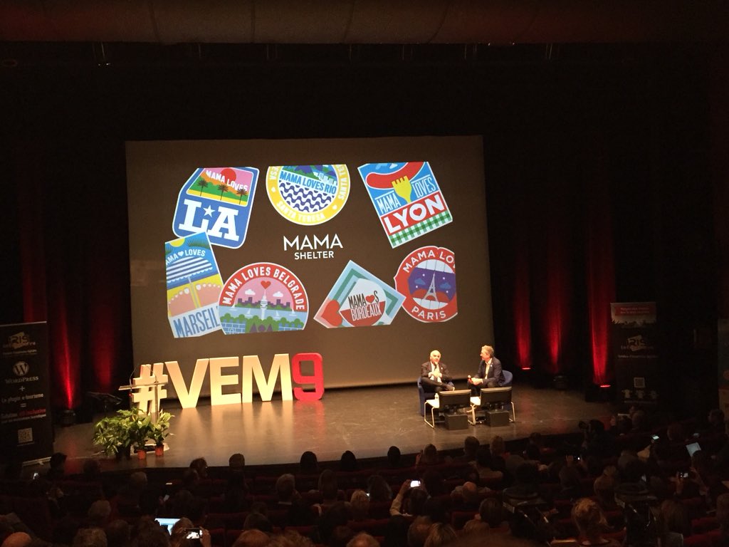 Début de la conférence Grand Témoin #Vem9 avec <a href="/sergetrigano/">Serge Trigano</a> ! « #Tourisme : Cassons les codes ! » <a href="/Salon_Etourisme/">Voyage en Multimédia</a> #CotedAzurFrance