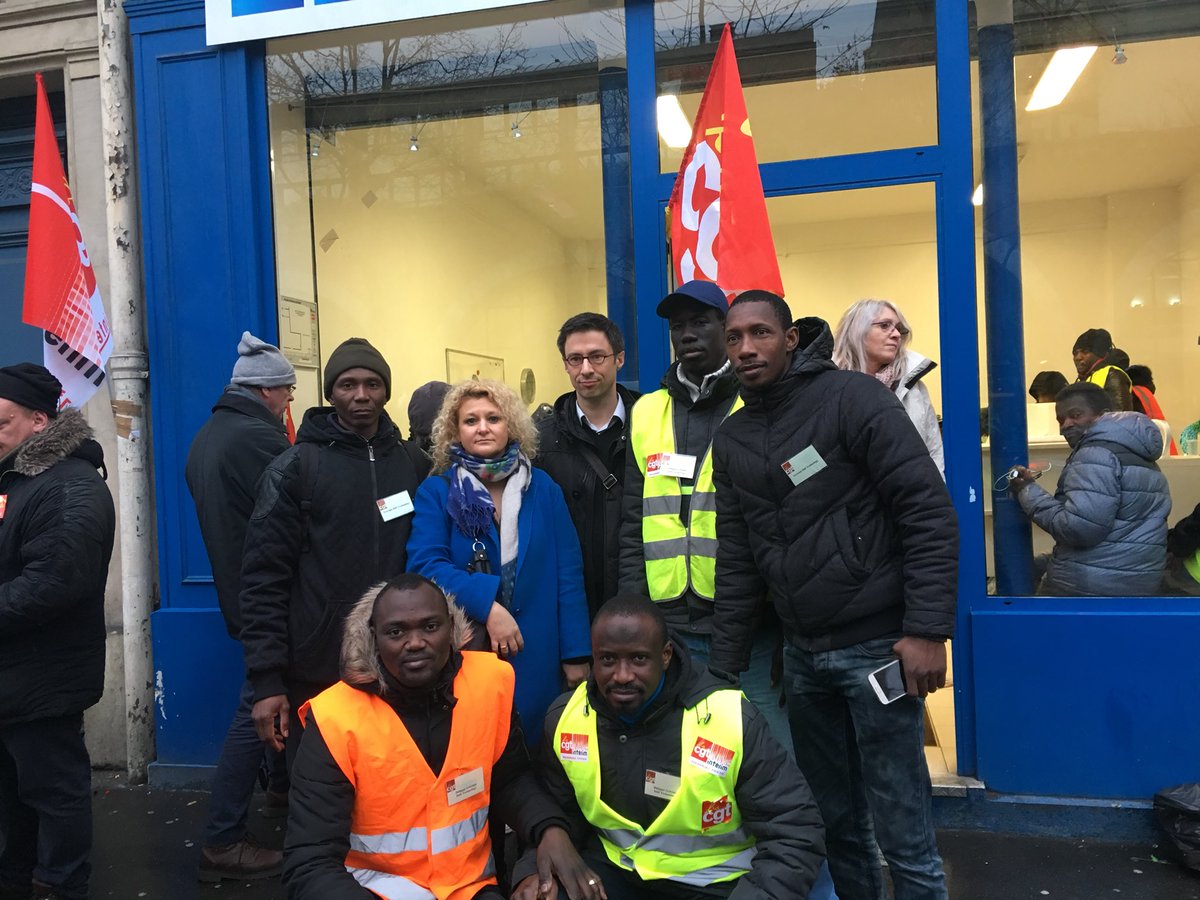 SCharnoz's tweet photo. Soutien aux grévistes sans papiers employés en intérim #DefiTechnology #Paris12 Régularisation de tous les travailleurs sans papiers cc @Touzetlaurent @UdCgtParis @GenerationsP_12 https://t.co/Jx2JXIFq0P