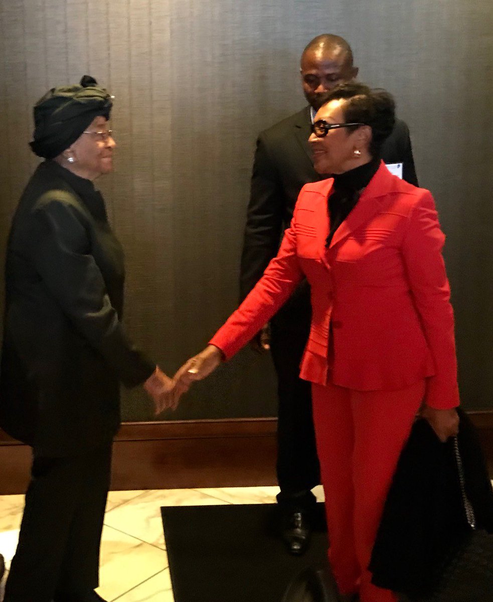 Feliciamabuza's tweet photo. GRT morning with 2 of my  #heroes #AmbAndrewYoung &amp; #PresEllenJohnsonSirleaf. Asked what went wrong with #JacobZuma? Sirleaf said, "It was the right thing to right the wrong." Asked about #PresRamaphosa, she retorted, "He is the right to benefit from the wrong." True diplomat😂 https://t.co/i6jRmJhRCd