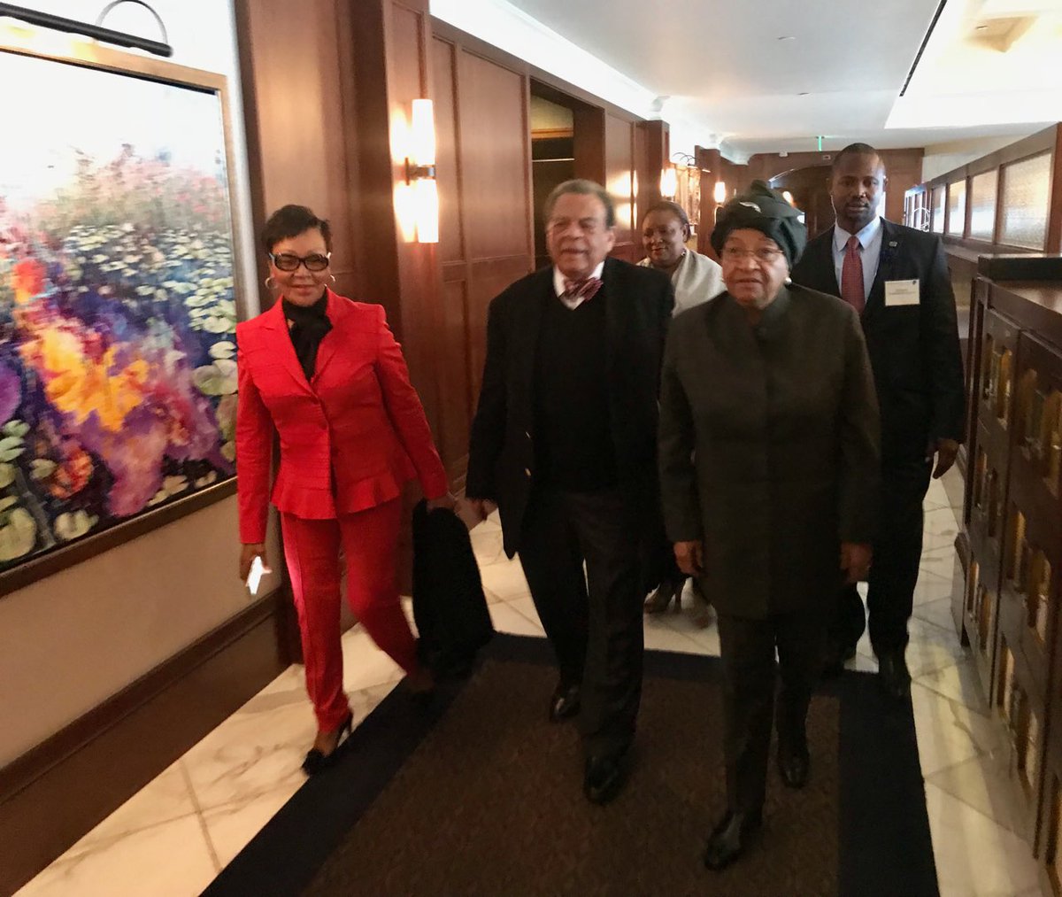 Feliciamabuza's tweet photo. GRT morning with 2 of my  #heroes #AmbAndrewYoung &amp; #PresEllenJohnsonSirleaf. Asked what went wrong with #JacobZuma? Sirleaf said, "It was the right thing to right the wrong." Asked about #PresRamaphosa, she retorted, "He is the right to benefit from the wrong." True diplomat😂 https://t.co/i6jRmJhRCd