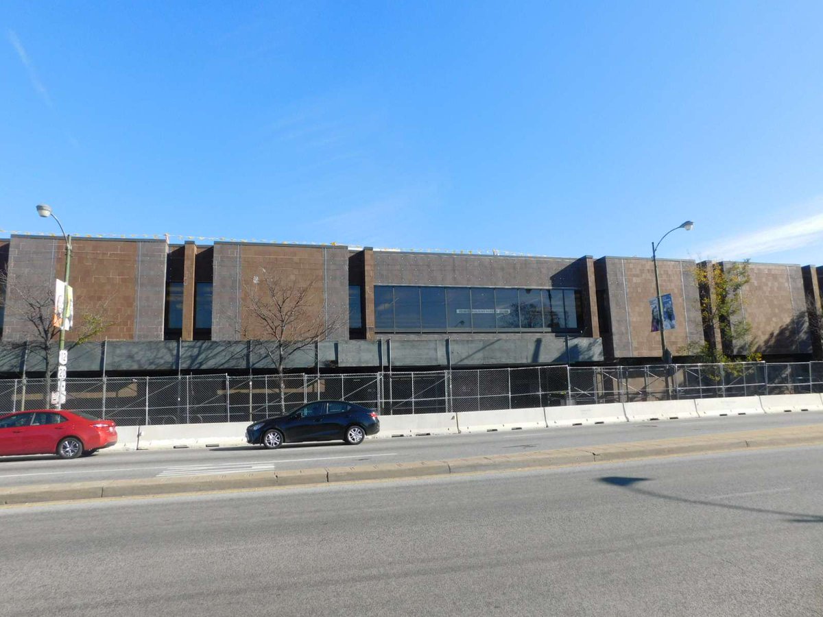 chipublib's tweet photo. The day we've been waiting for is here! Today, along with @chicagosmayor, aldermen &amp; community members we're reopening our newly renovated Woodson Regional Library, serving Washington Heights &amp; South Side communities. Before &amp; After! 🙌🏾 #WelcomeBackWoodson https://t.co/qrQt71BWLo