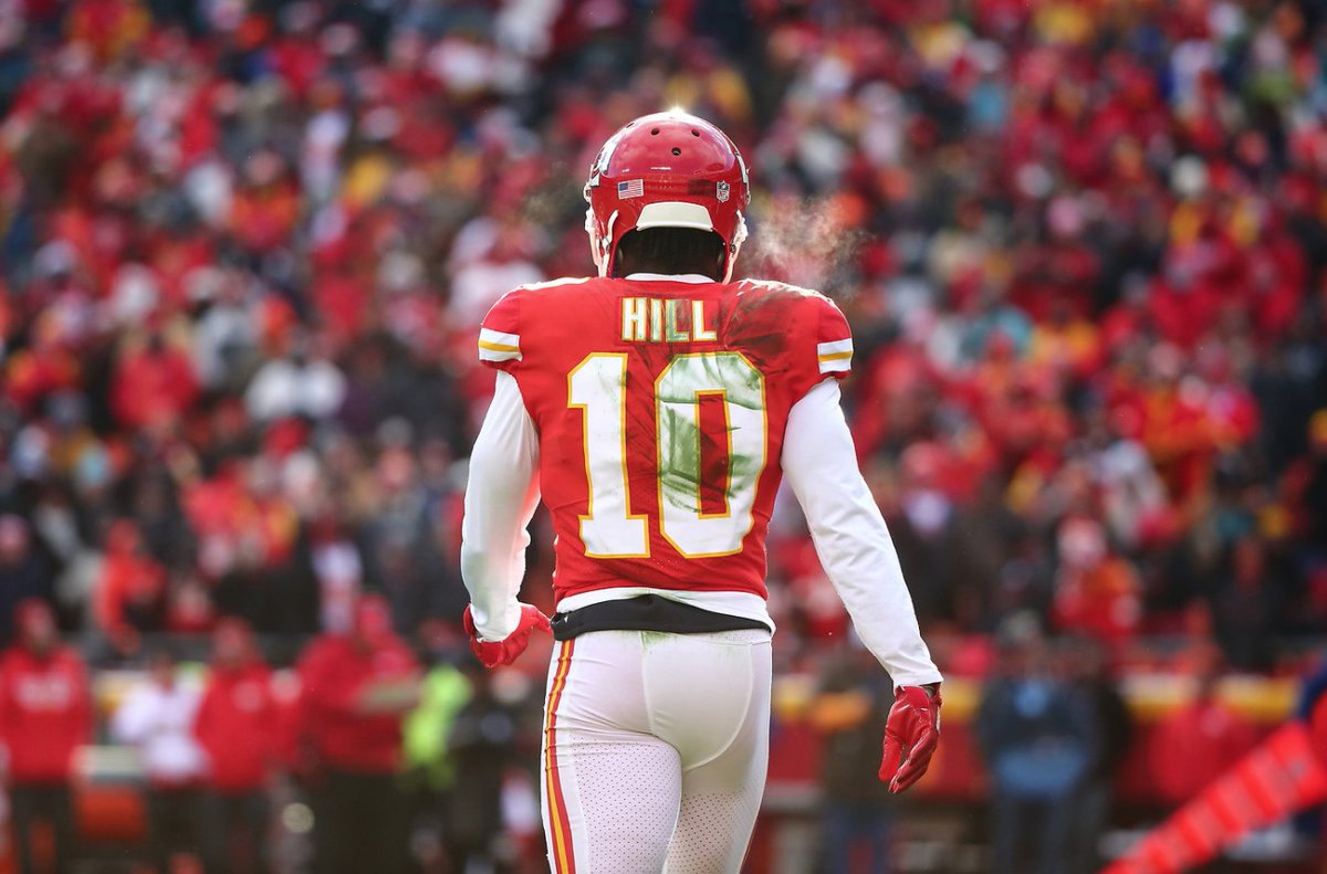 ChiefsReporter's tweet image. I've got another ridiculous @cheetah stat for you all:

He had eight touchdowns last year (seven came on the road), and he averaged 61.25 yards-per-play on those eight scores.

Bananas. 🍌