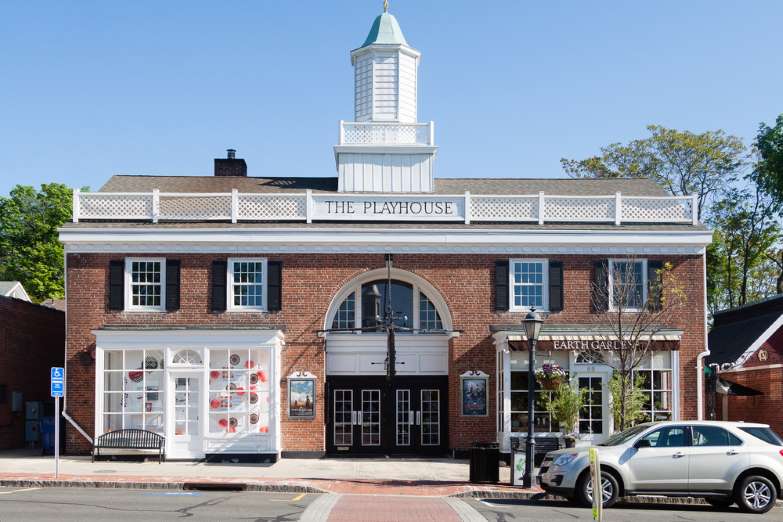 brianamen's tweet photo. Great to see #NewCanaan listed as the best place to raise a family in #Connecticut https://t.co/lG9taeI5uW #FairfieldCounty #RealEstate https://t.co/uzgeAncwFw