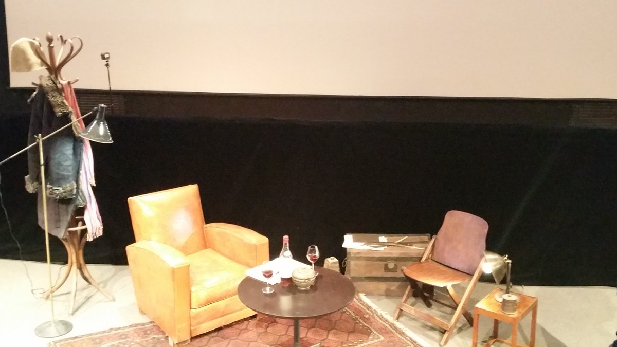 ure_lieC's tweet image. Bien installée @ParisDiderot. Le décor est prêt à accueillir les intervenants des #13minutes. Attention ça va commencer... #mondes#parallèles