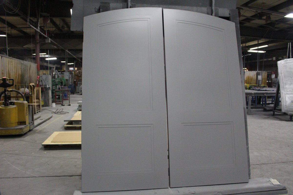 ConceptFrames's tweet photo. We've put together some pictures of a newly fabricated radius top frame and some radius doors with step-down panels.  We think they look fantastic!  Great job done by our workers in the shop!! https://t.co/DgNeUBQOjE