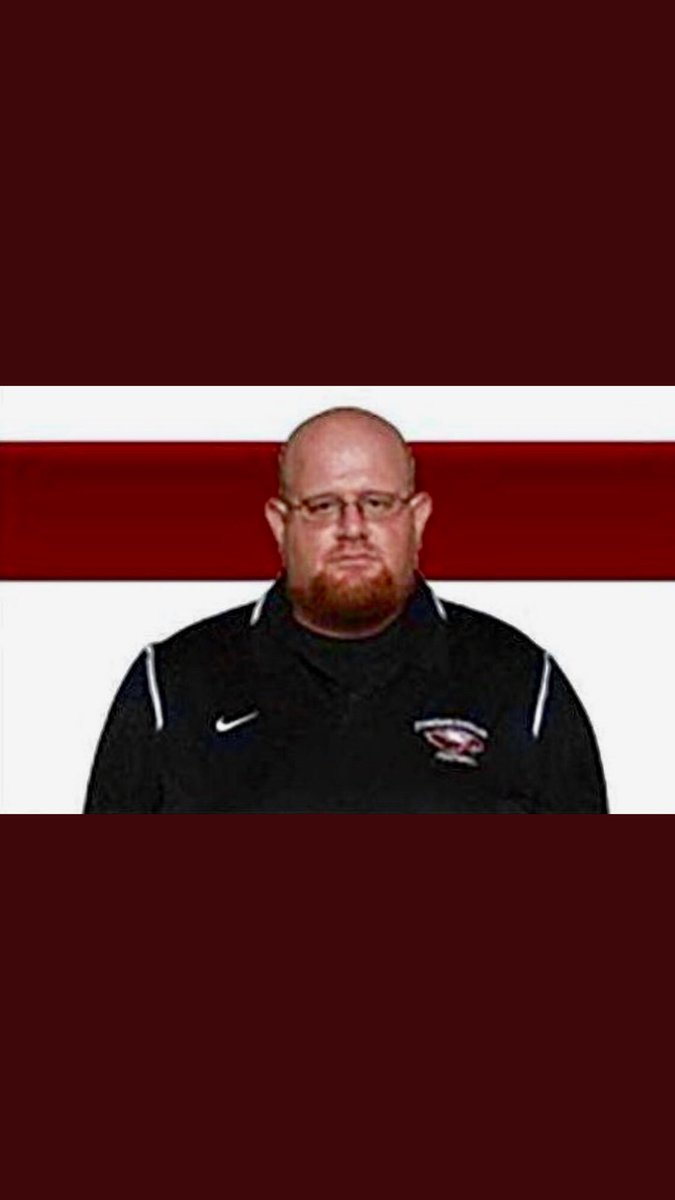 Prayers goes to his family and the 17 people who was kill from yesterday horrible event 🙏🏽🙏🏽🙏🏽 R.I.P Coach Aaron Feis he die as a great hero 😪