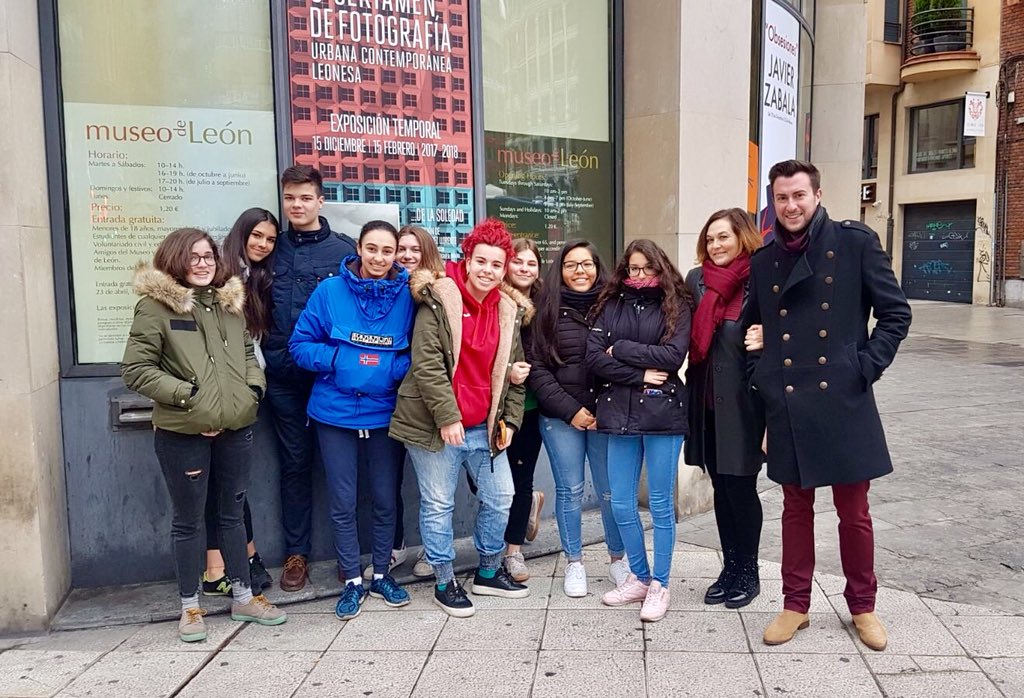 CCVirgenBlanca's tweet photo. Los alumn@s de 4°ESO visitan el #museodeLeon @CCVirgenBlanca https://t.co/Q2o4qJGjZm