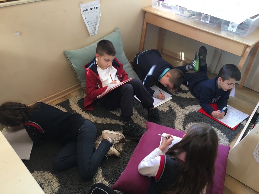 MsSnider5's tweet photo. #studentauthors hard at work during our #writersworkshop https://t.co/U7oFbnFOMn