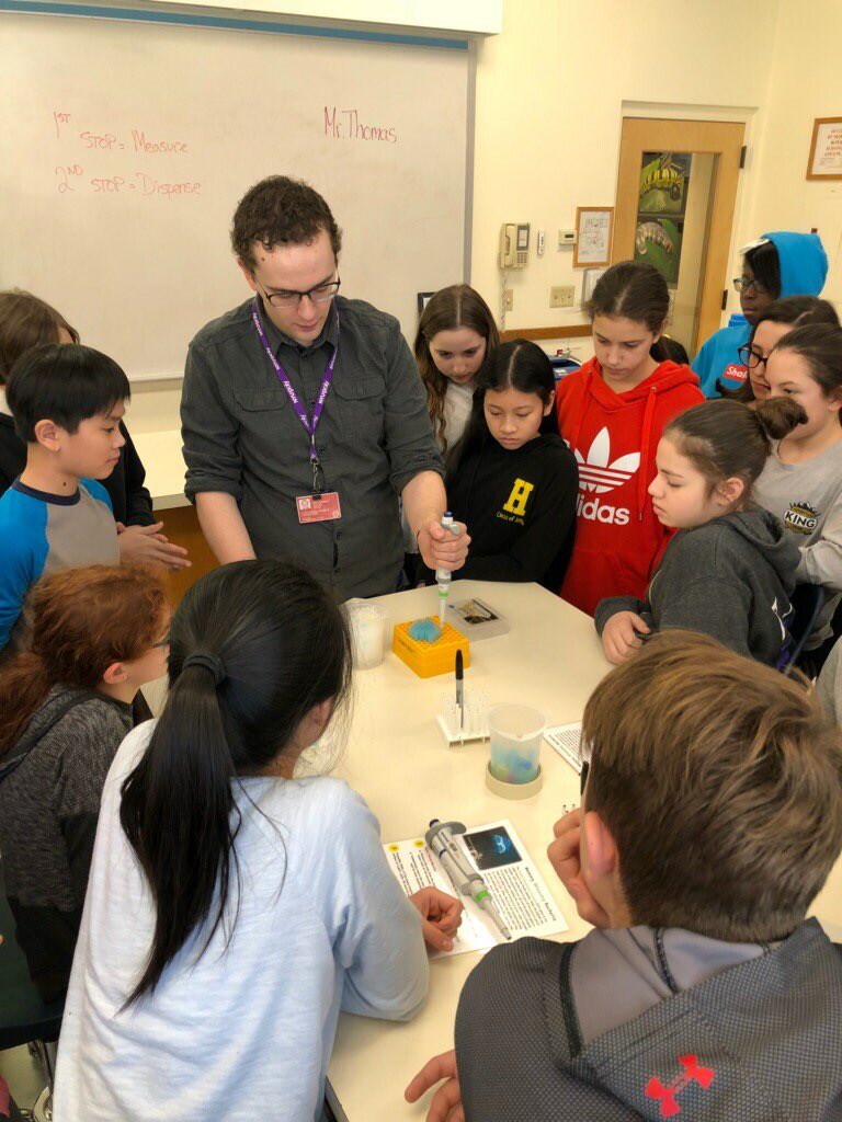 SMSmrfisher's tweet photo. Butler 7 loves DNA!
#dolandna, scarsdalemspride https://t.co/sNvRU5oUtg