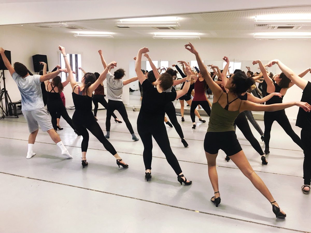 Les élèves de l’EPCM passaient hier leurs auditions pour le spectacle de fin d’année ! « Sweet Charity » sera présenté au @palais_des_glaces à Paris en Mai ! ✨ Bravo à tous les étudiants 🎤🎬🎊 #epcm #spectacle #comédie #comédiemusicale #students #auditions