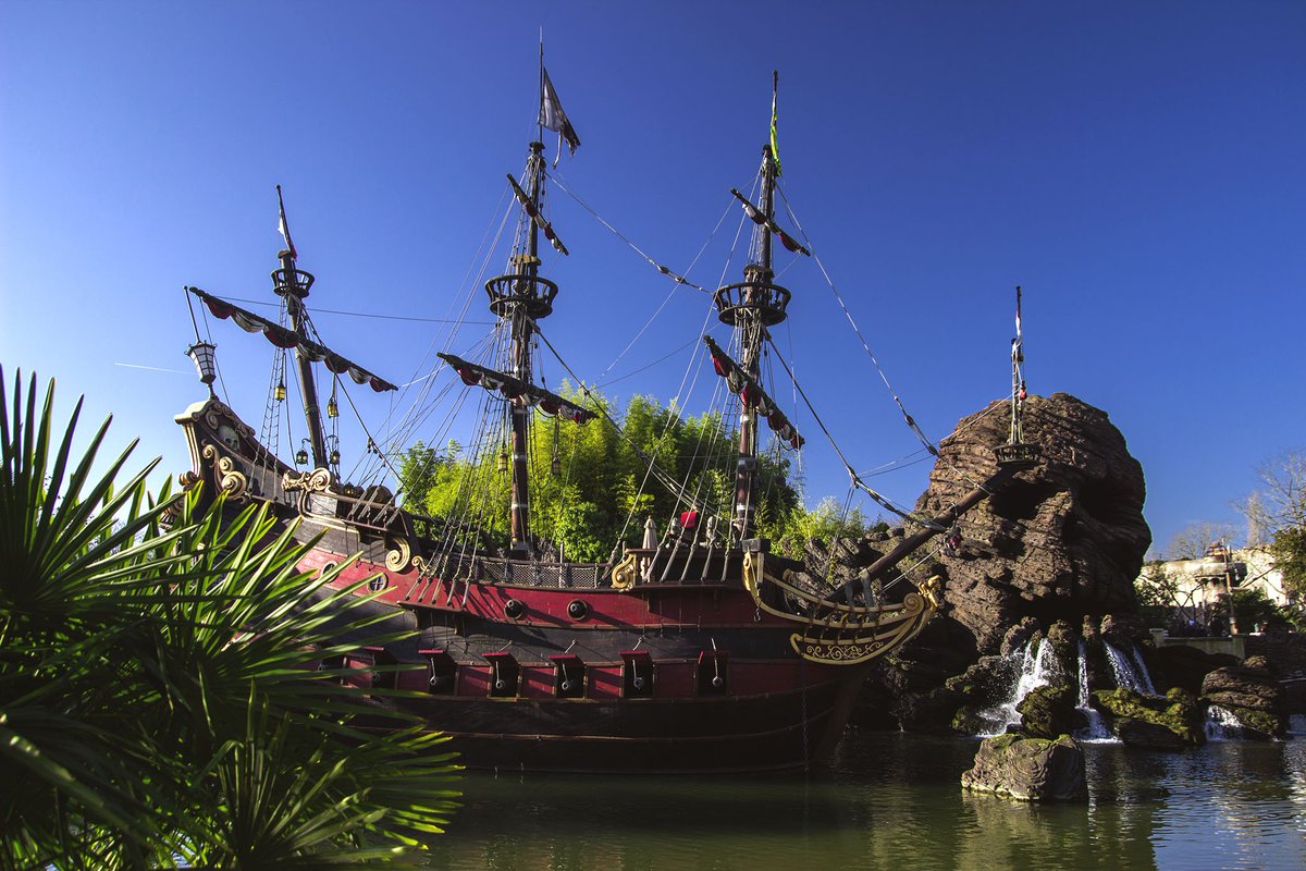 larose_desvents's tweet photo. Fan de l'univers Disney? Envie de vous immerger, le temps d'un article, dans le monde merveilleux des contes de fées? Allez venez, je vous y emmène! ;)
https://t.co/jOLagLyL0g https://t.co/nHr1qVK6RN