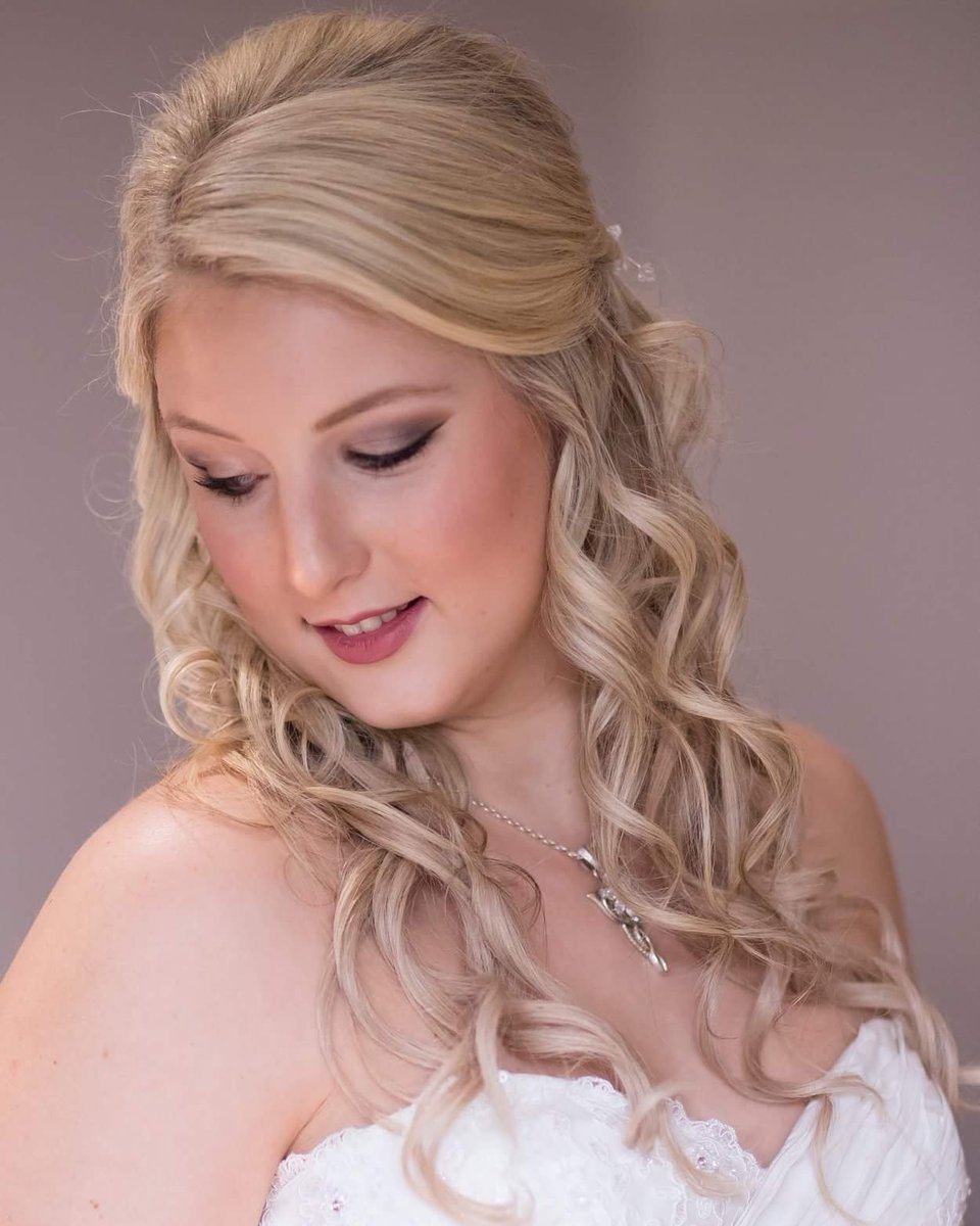 NGJ_Makeup's tweet photo. Capturing the moment ❤ #ngj_makeup #ngj_makeupandhair #justinharrisphotography #cardiffmakeupandhair #southwaleswedding https://t.co/VZBLZ6bEhT