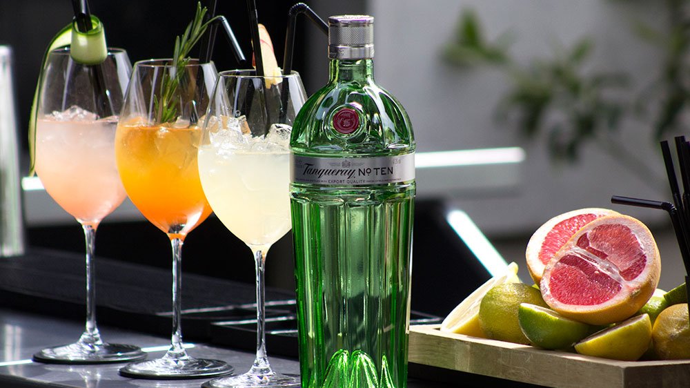 SlugHanover's tweet image. It's of course... TANQUERAY THURSDAY! 

Come and treat yourself to a cheeky gin and tonic, or shall we say two? 

2 FOR 1 ALL DAY!