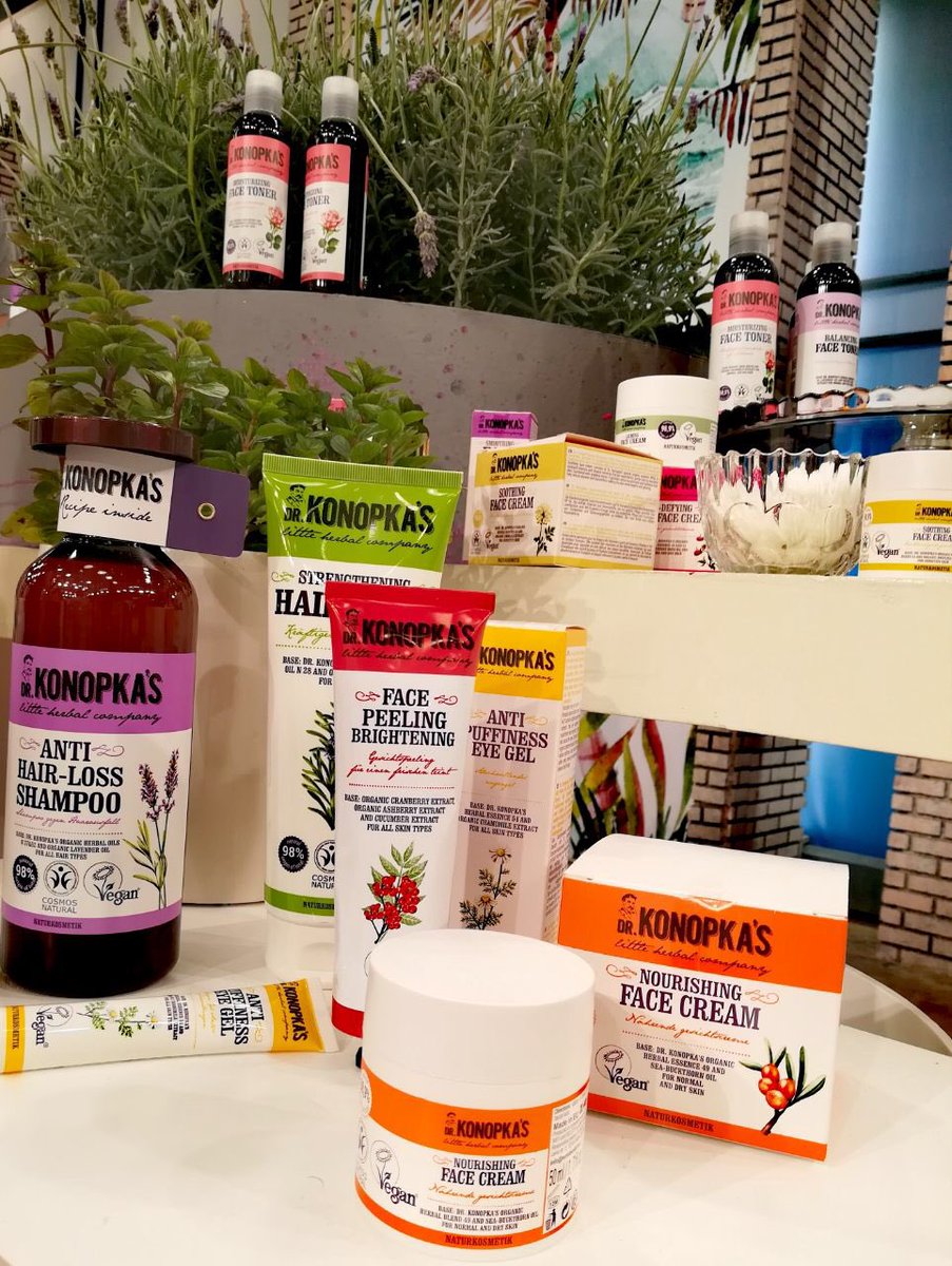 fayskorda's tweet image. Κοριτσια μου καντε like κ κερδίστε τα προϊόντα από την καινουργια vegan σειρά της @NSibericaGreece 
Σαμπουάν  και μάσκα μαλλιών ,κρεμα και μάσκα προσώπου και κρεμα ματιών💖