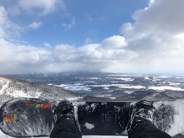 tim_ong's tweet photo. 4th year looking at this view and it never gets old! As I ponder and reflect on the side of the mountain a lot has happened since moving to Asia in 2011. While this picture shows joy, fun and adventure that have been moments of frustration, anger, discov… https://t.co/XPWknMPLhj https://t.co/E1qo7gfgEu