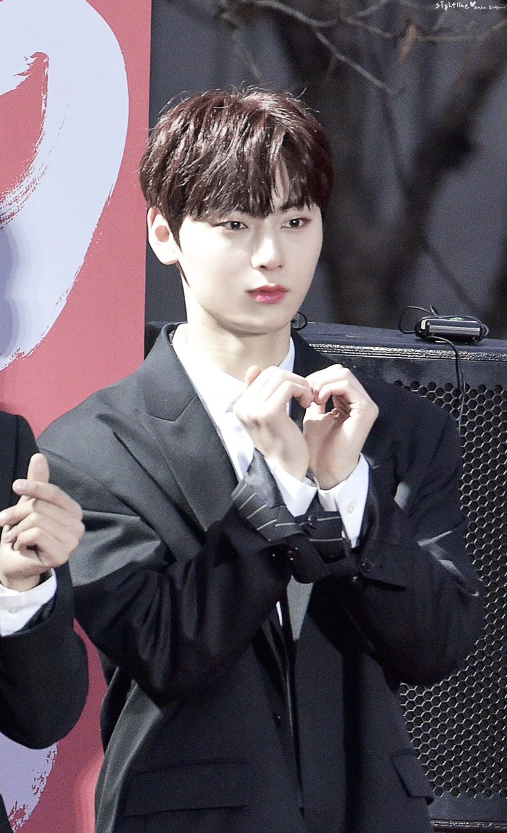 sightline0809's tweet photo. #황민현 #민현 #워너원

여러분들 새해 복 많이 받으세용~🙇‍♀️💕 https://t.co/Kj5Ojlt34W
