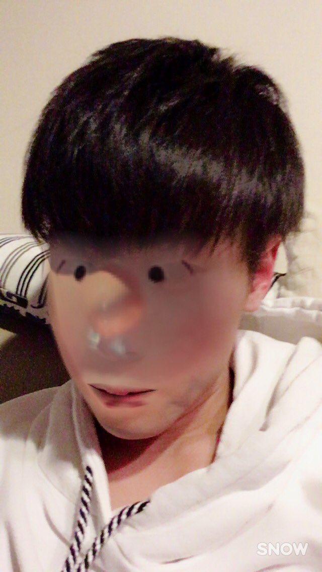 k_chan________'s tweet photo. 髪切ったよって https://t.co/HM2A3rxkl1