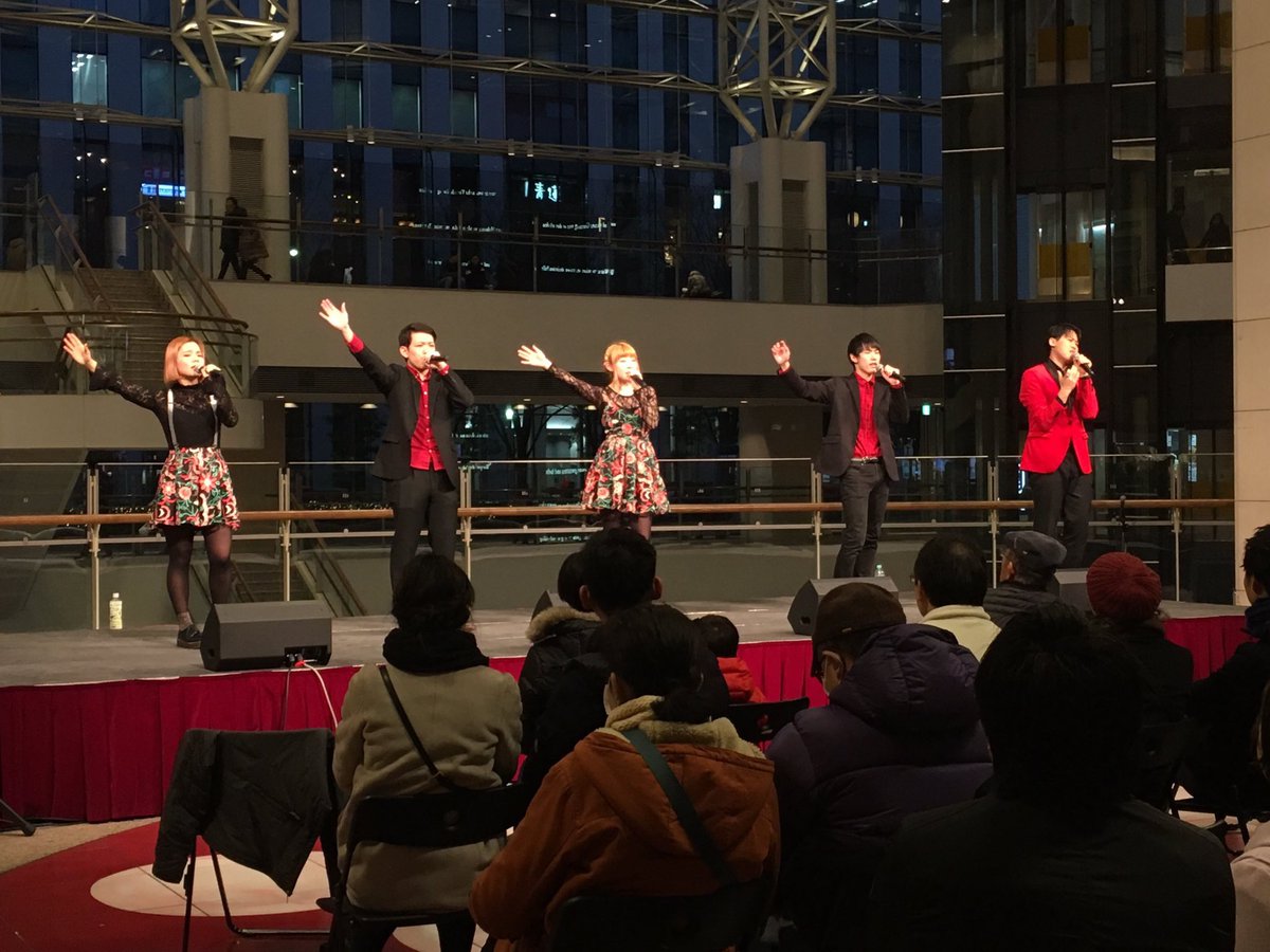 oreo_acappella's tweet photo. 2017.2.12
みなとみらいクイーンズスクエアにて開催されたUnison.に出演させて頂きました♪♪
歌い終わった後に声をかけてくれた方々 ありがとうございました(^^)
本当に嬉しかったです😘
また、お会い出来ることを楽しみにしています😏
Next LIVE is...3/14！ https://t.co/vQYOjR2d4u