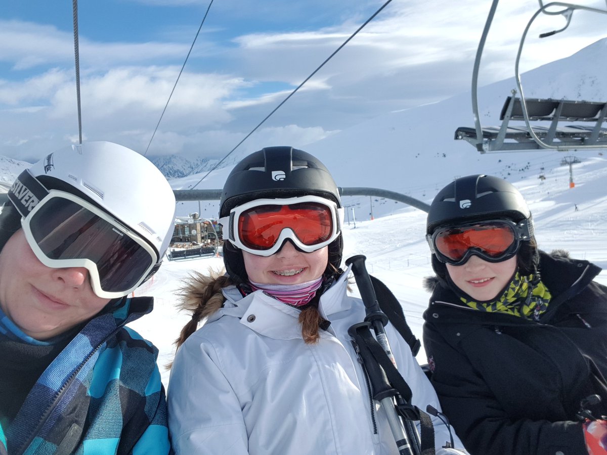 kingdownskitrip's tweet photo. Chairlift selfie https://t.co/5jE60dxL7z