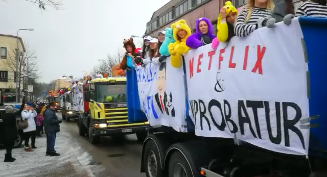 MarjuKorh's tweet photo. Penkkariajelu vauhdissa ja valoisa tulevaisuus edessä https://t.co/xWqfgOuT73
