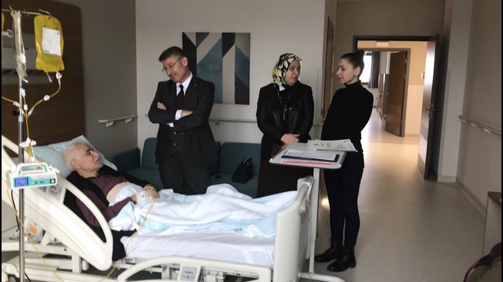 Çukurova İlçe Başkan yardımcımız Filiz Karakuş kardeşimizin babasını ziyaret ettik. İzeddin amcamıza Allah’tan şifalar dilerim.