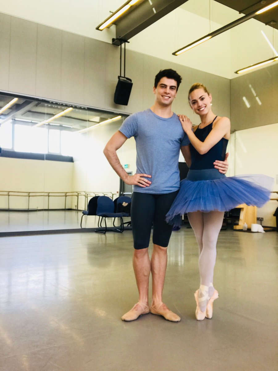 bethanykgarner's tweet photo. #ThursdayThoughts PERFORMANCE READY WITH @evanloudon @scottishballet ~ On our way to Manchester @The_Lowry #DanceSampled #SugarplumFairy #Ballet #NutcrackerPrince #Showcase ๐ https://t.co/4PsClOnvXz