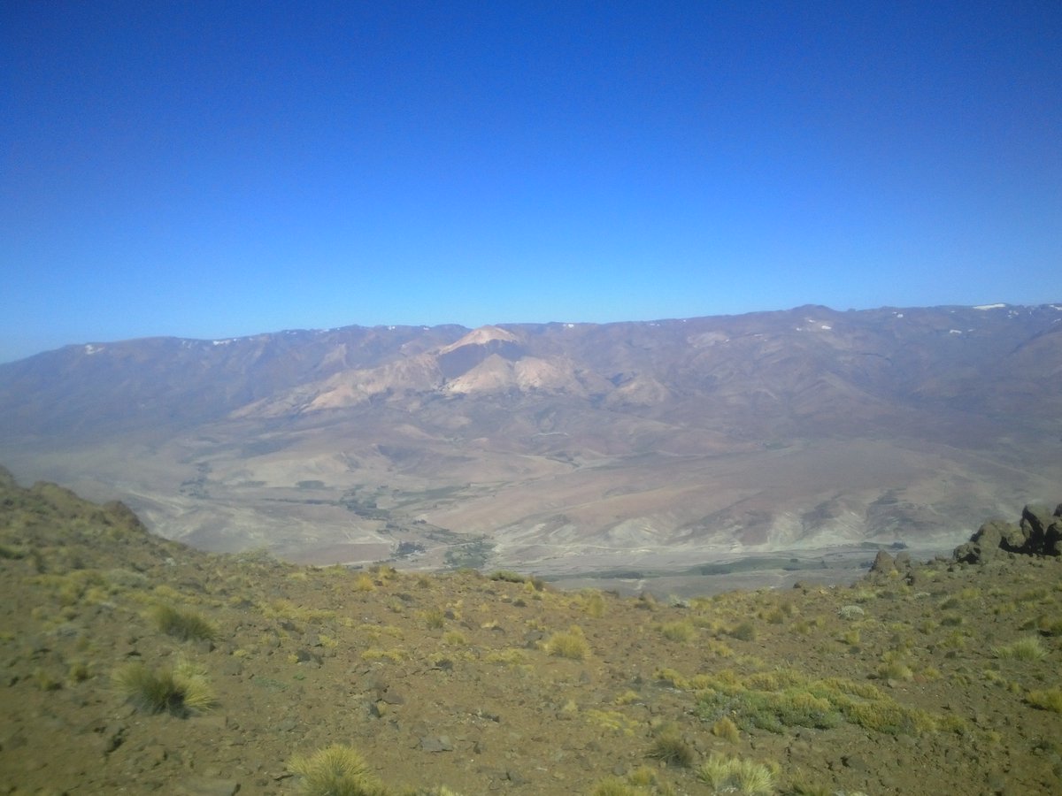 TricaoTur's tweet photo. Compartimos con ustedes algunas fotos de lo que fue el ascenso al Cerro Negro (2540 msnm) gracias a la gente que participó, y esperamos se sumen más para las próximas actividades.
#TricaoMalal
#UnLugarPorDescubrir
#NorteNeuquino https://t.co/RCSZy7BUbV
