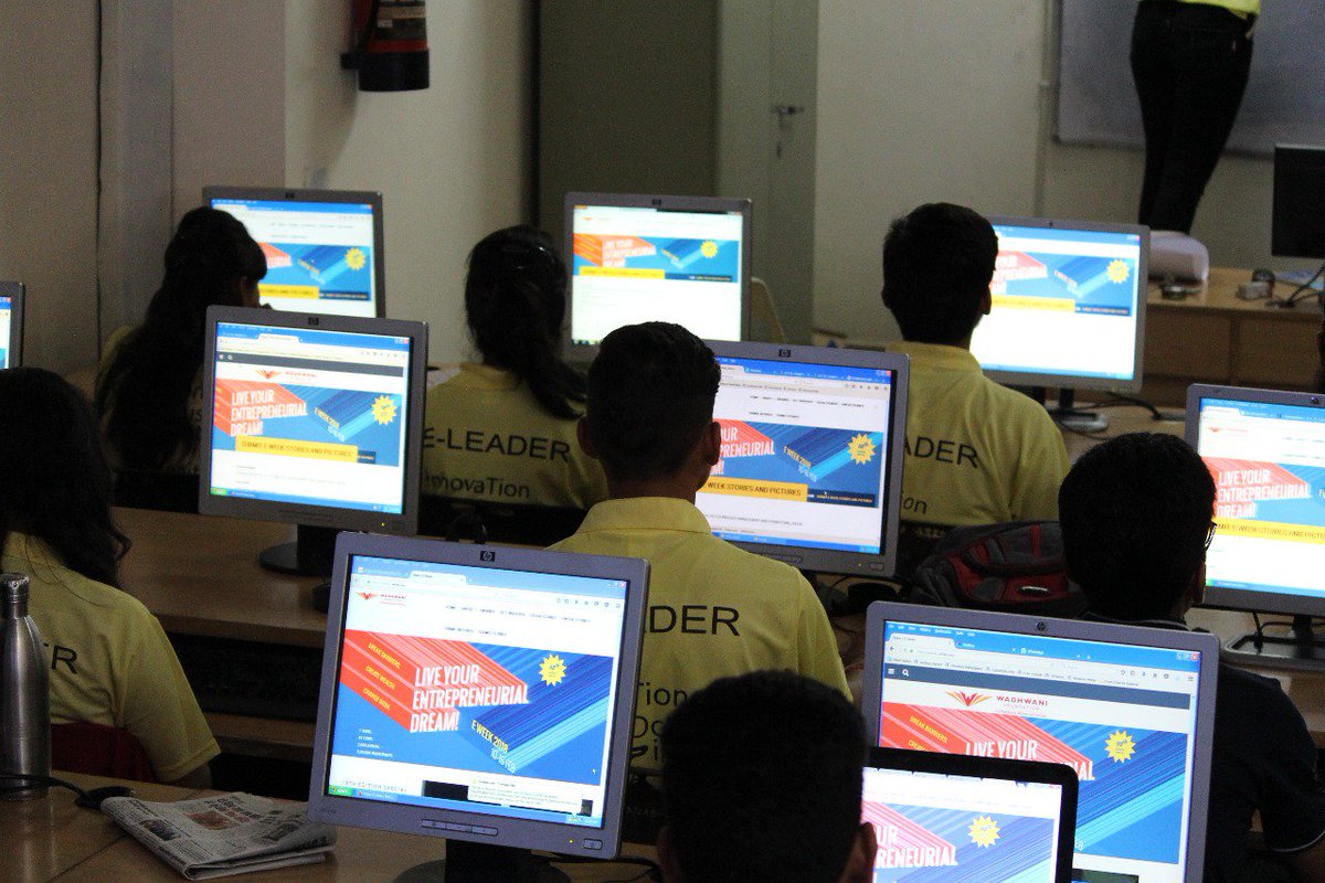 SoniGorisha's tweet photo. E-LEADERS during uploading of stories... #EWEEK2018 @WadhwaniF @topazskit @nenindia @SKITJaipur https://t.co/ggXEywfxaY