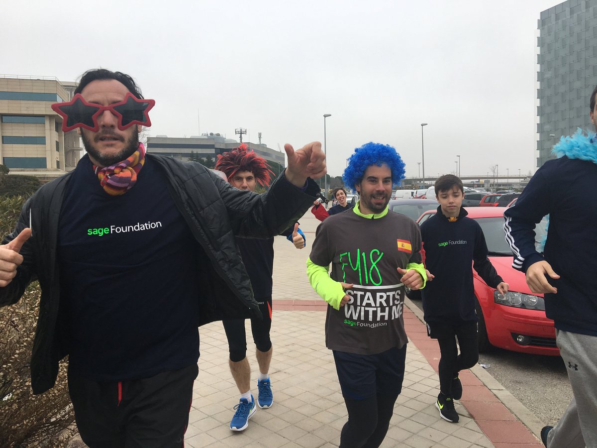 emilioga's tweet photo. En la #CarnavalRace con @sagefoundation apoyando la investigación contra el Cancer con @GEICAM @OncolligaCAT en la #wellbeingweek @SageSpainun placer colaborar con tan buan casusa !!! https://t.co/6CDGbgyICG