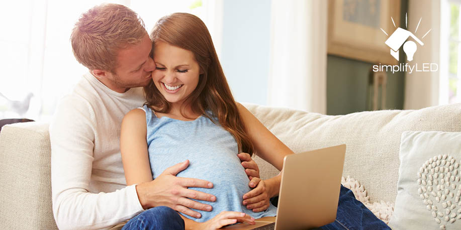 simplifyLED's tweet image. Stop replacing your household bulbs every few months. Our bulbs last up to 20 years and are both safe and comfortable for your eyes—and for your growing family. #getbacktowhatmatters