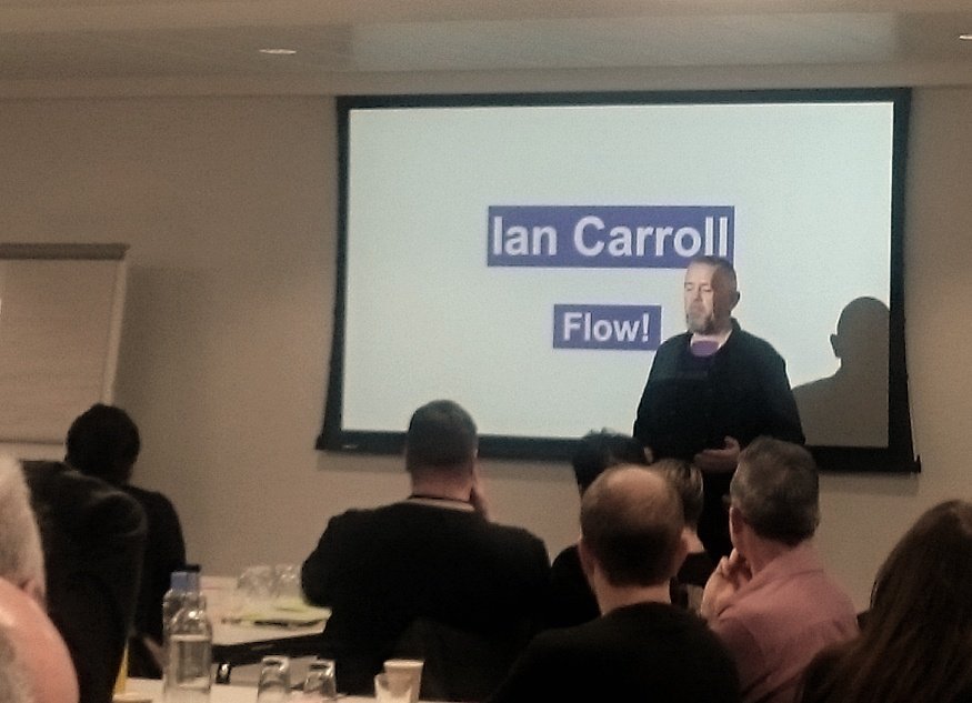 BarryTraish's tweet photo. @IanCarrollUK teaching &amp; reinforcing great lessons on flow for #DMCommunity for @DWPDigital https://t.co/7dGmRc06rD