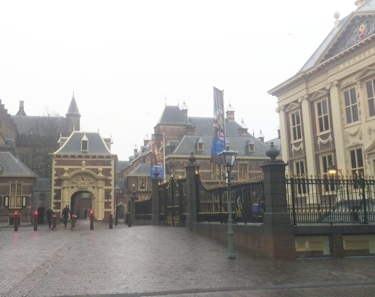 MettavanStraten's tweet photo. Vanochtend twee afspraken in Den Haag, o.a. over educatie op het gebied van cyber security. Dan zoeken we natuurlijk wel een mooi plekje uit #EnSerioOpPad cc  @EnSerioPR https://t.co/n9JRp5JX1p