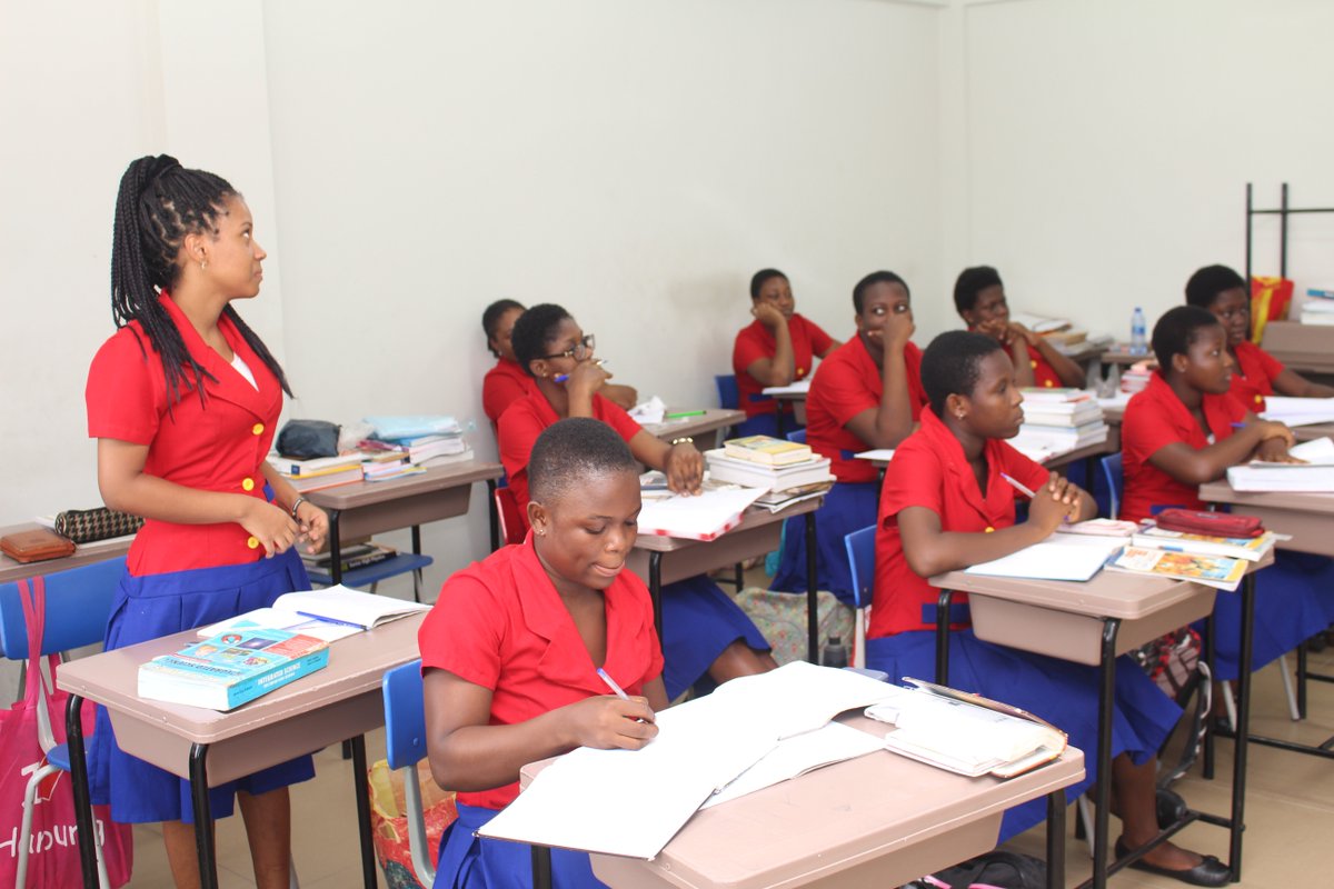 LegacyGirls_'s tweet photo. Small class sizes ie low Student-Teacher Ratio.
#legacy #shs #Ghanaschools #mentor #lifehacks #women #internships #schoollifebalance #afterschoolprogrammes https://t.co/VNxbkZ0T9e