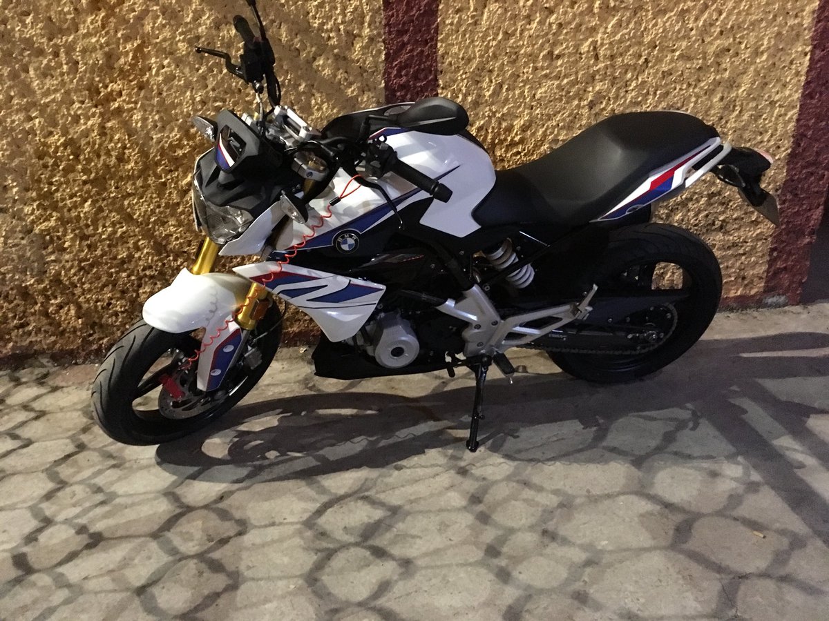 edu_cas's tweet photo. Hola, amigos, me robaron mi moto ayer a las 3:00 pm en Álvaro Obregón, cualquier información se agradece:
BMW G310R blanca, placas 7F3DB. @AA_DF https://t.co/MFQ18ynAPH
