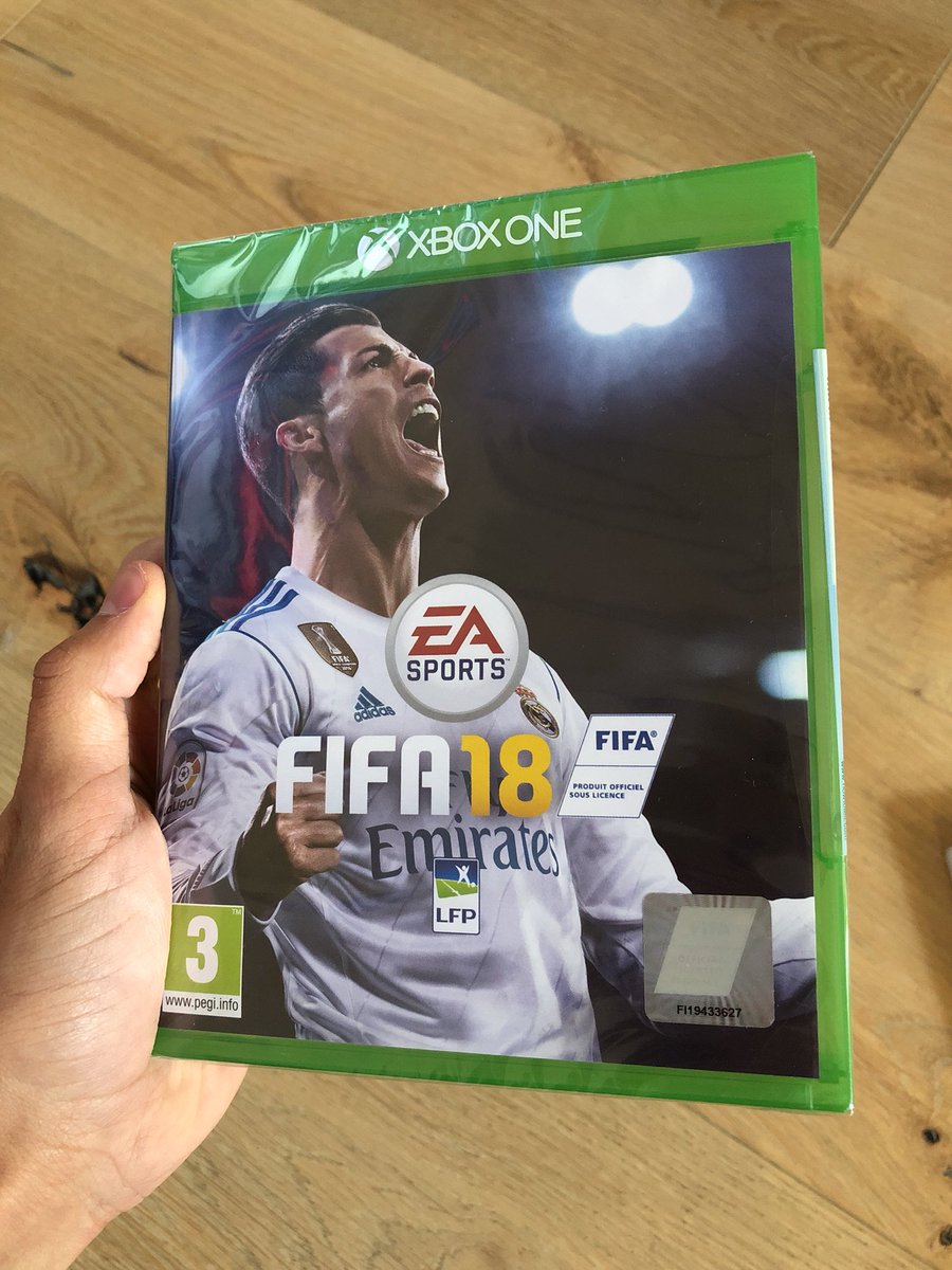 bigfloetoli's tweet photo. Je viens de me rendre compte que j’ai un fifa tout neuf dont je me sers pas, tant qu’à faire je le donne a quelqu’un qui l’a pas 🤷🏻‍♂️ Retweet et je tirerai au sort dans les retweets !
Voila voila 🙃 bigflo https://t.co/33pMunjvJS