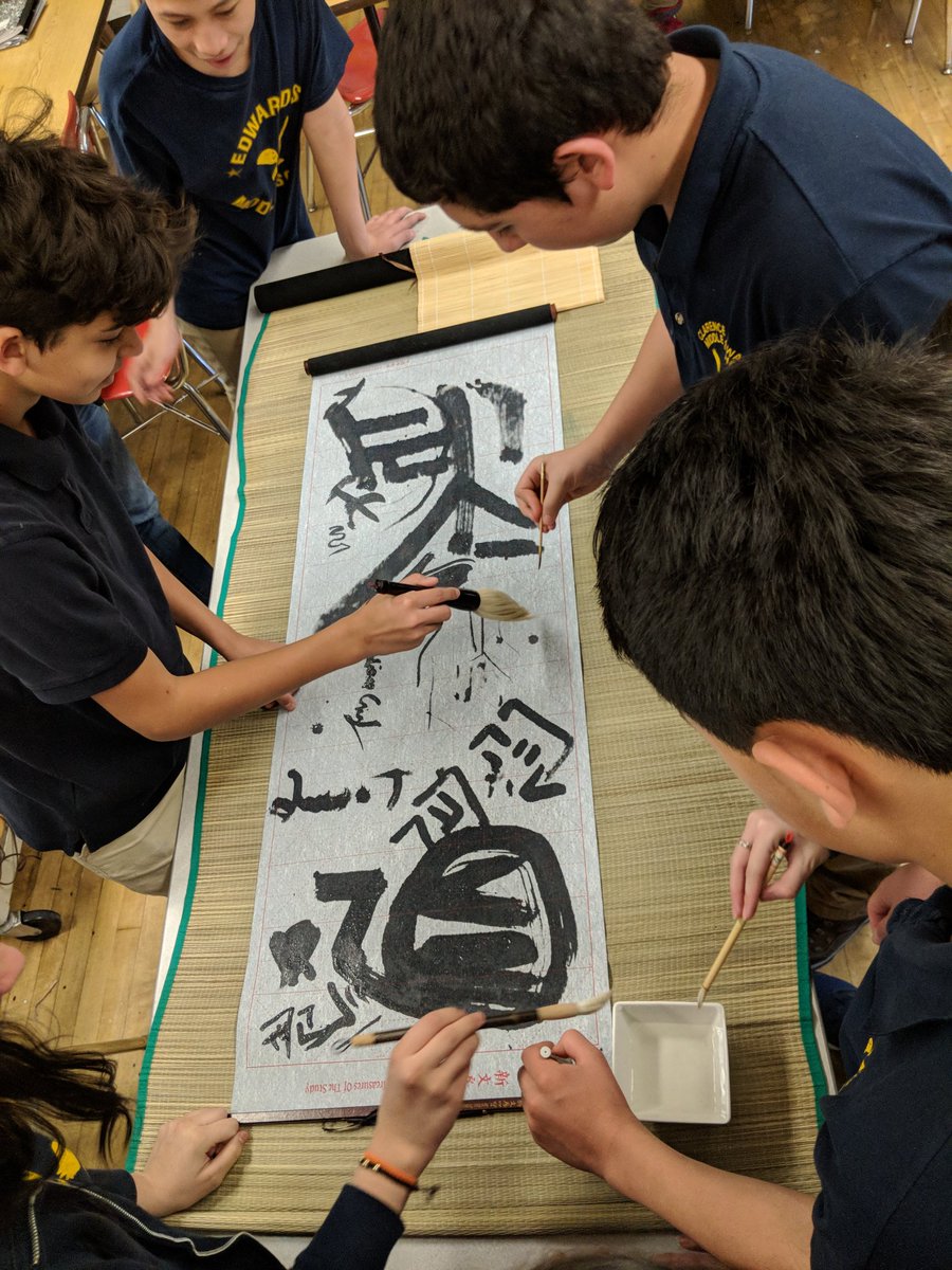 BPSEdwards's tweet image. EMS celebrates #LunarNewYear by learning Chinese Calligraphy! @BostonSchools @BPSEdwards @SuptChang @MynamesandreaSo