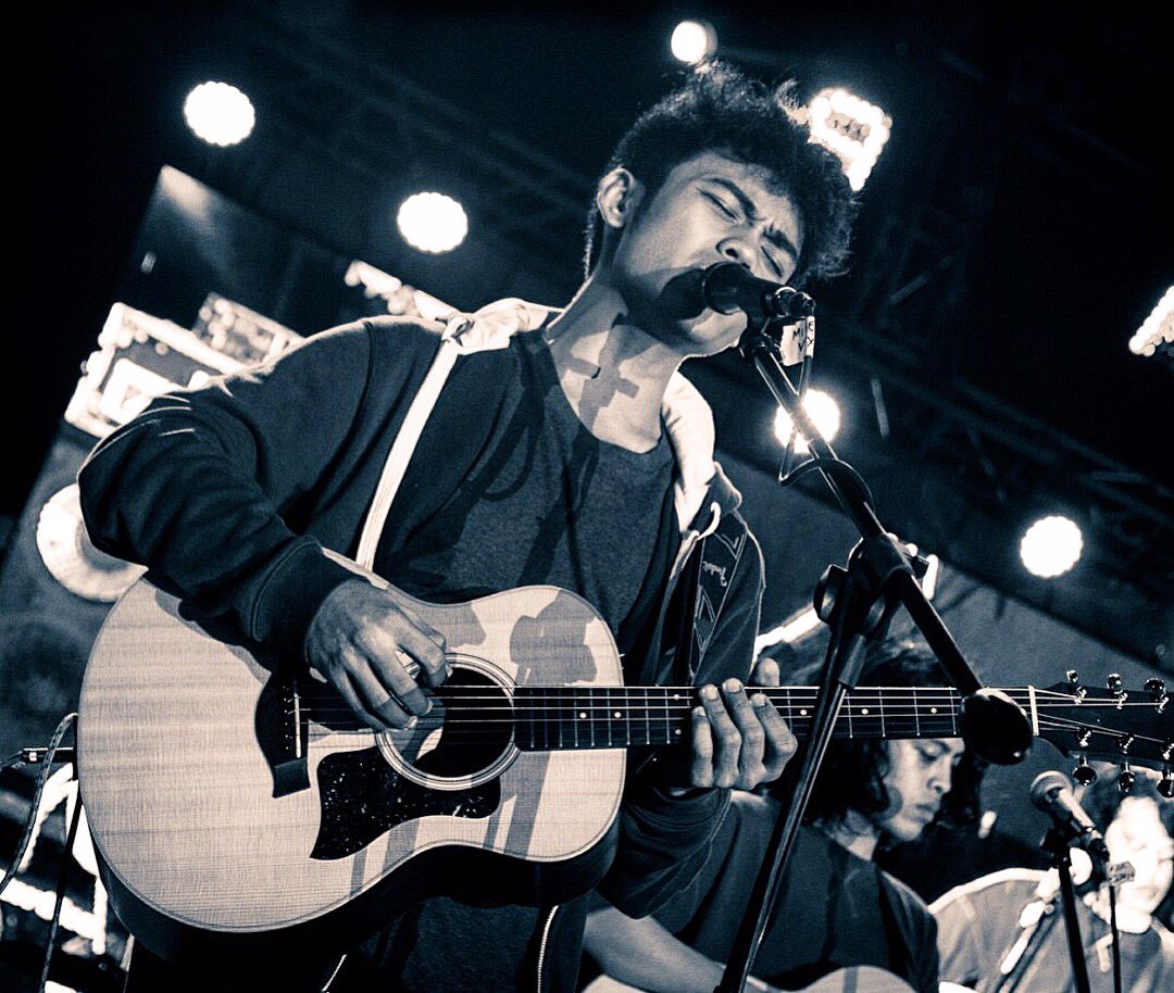 betterdaystour's tweet photo. UP FIGHT!!!
Maraming maraming salamat, Maroons!Sobrang naramdaman namin kayo! Next year ulit, UP Fair! โ๏ธ
#BetterDays
#SigeLang
#Nararamdaman
#Soupstar
#UniversalRecords
#UPFairFlames
Gig #41
๐ธ: @rjville ๐ฏ https://t.co/a9IKJyYZbh